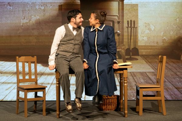 Mit der Aula des Berufsbildungszentrums IDM in Thun fand das Theater am Tatort für «Marie Curie» einen passenden Aufführungsort.